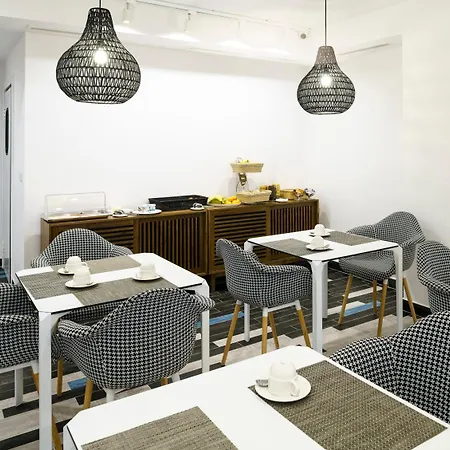 酒店 Concheiros 2*